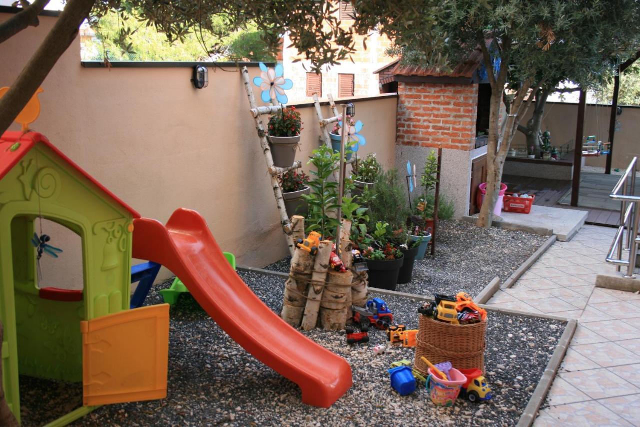 Apartmani Mia Trogir Exterior foto